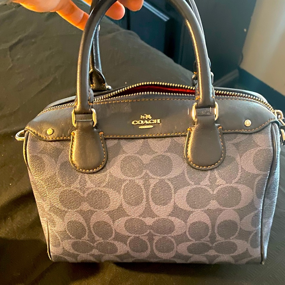 Coach hand/ shoulder bag .